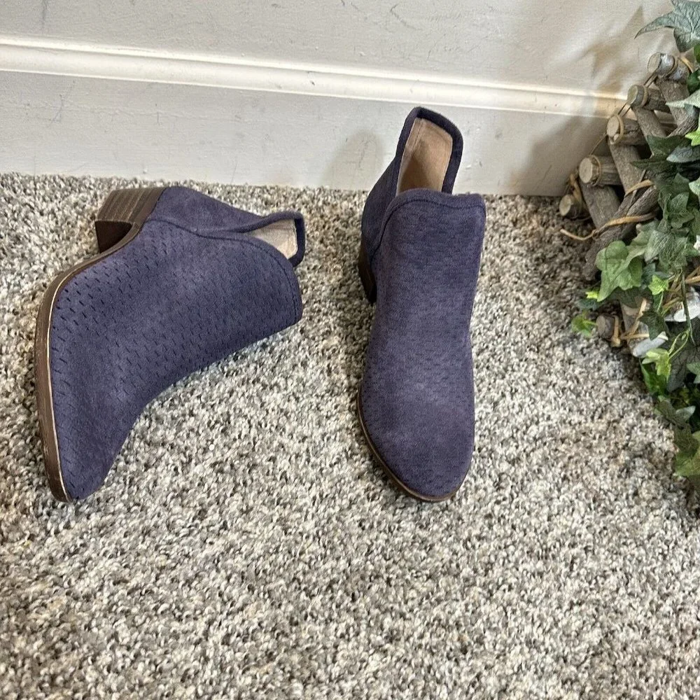 Lucky Brand Baley Purple Perforated Suede Leather Ankle Booties Size 6 M New